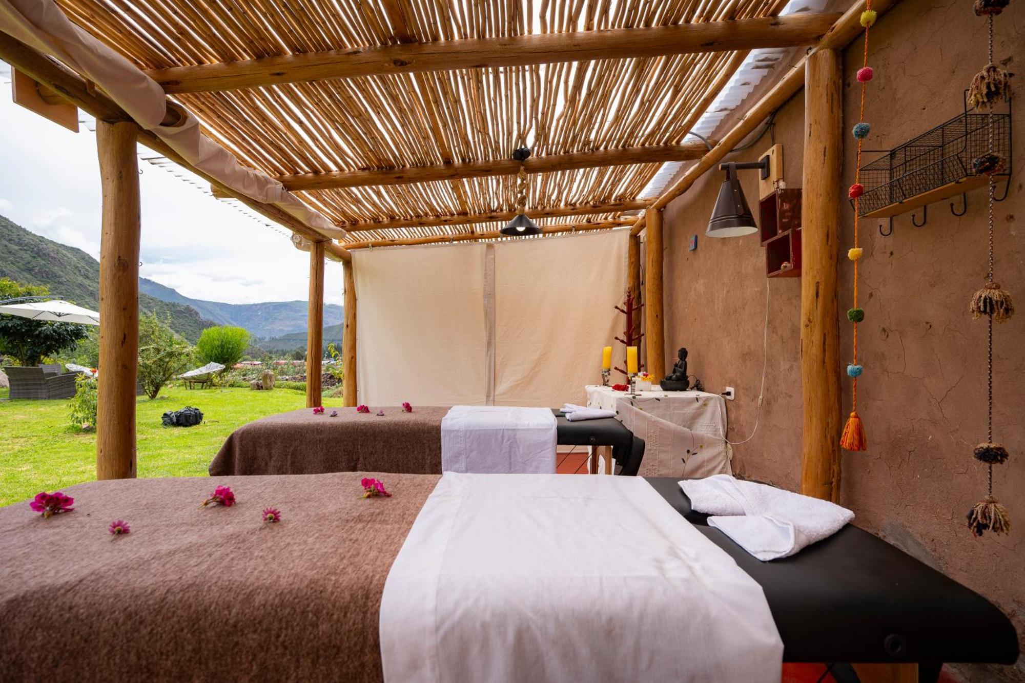 Unuwasi Hotel & Villa Calca Bagian luar foto